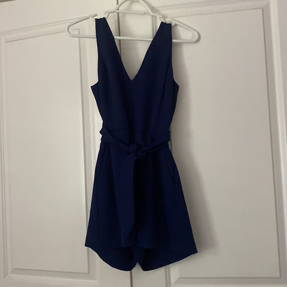 Aritzia Pant & Jumpsuit (short)/ Wilfred - Picture 2 of 4